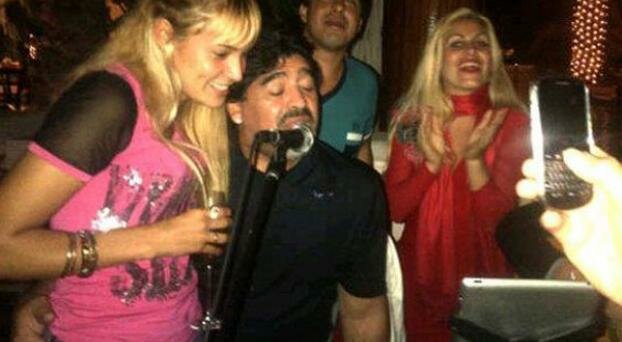 Más momentos de tensión entre Maradona y la prensa